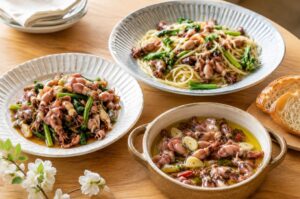 ホタルイカを使ったバター醤油炒め、パスタ、アヒージョの盛り合わせ