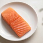 サーモン刺身は妊婦でも食べられる？生食のリスクと安全な選び方